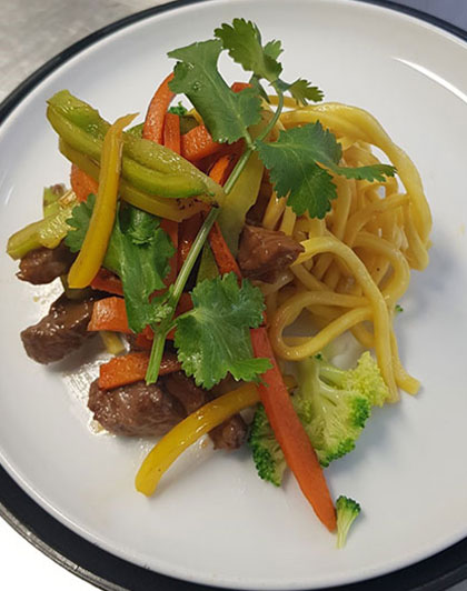 Stir fry vegetable with beef and soy glaze