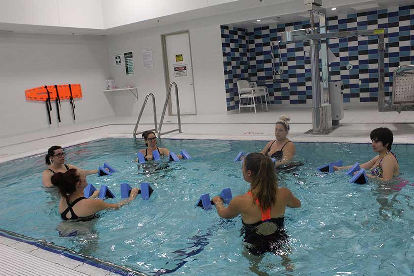 The benefits of hydrotherapy classes during pregnancy