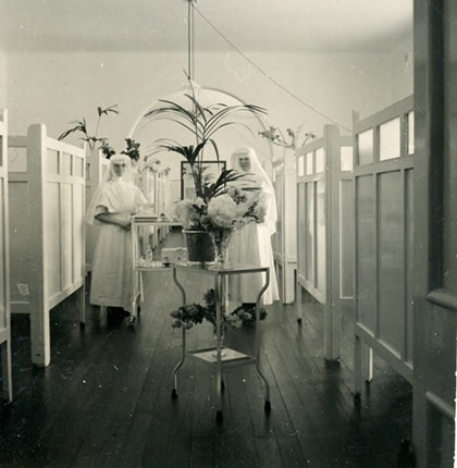 St John of God Subiaco Hospital caregivers in semi private ward circa 1950