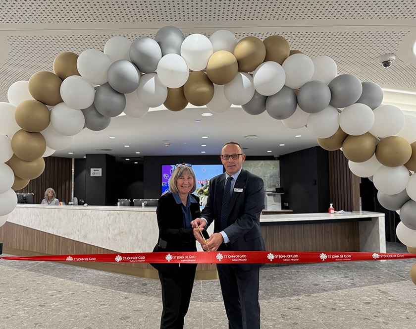 St John of God Subiaco Hospital CEO Tina Chinery and St John of God Health Care Group CEO Bryan Pyne cutting the ribbon at the opening and blessing ceremony