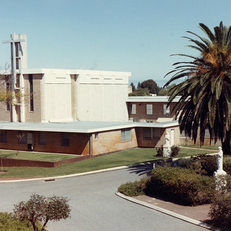 Exterior photograph of St John of God Convent at Rivervale taken in 1985 with the statue of St John of God in the centre