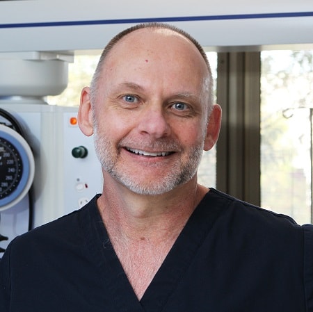 Head shot of Dr Steve Webb