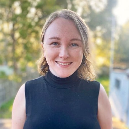 Photo of blog author Anna Smyth