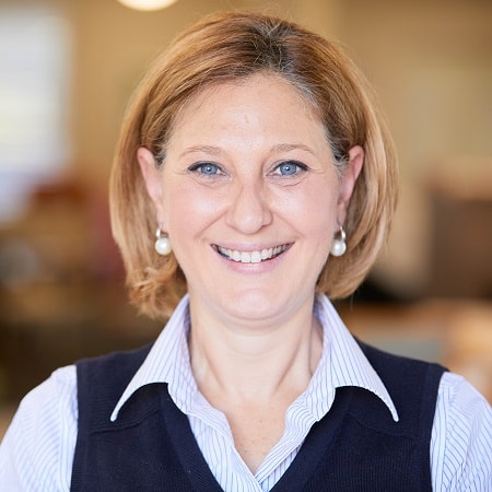 Photo of blog author Carmen Xidis