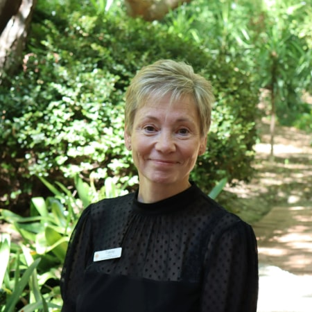 Photo of blog author Tracey Gracewood
