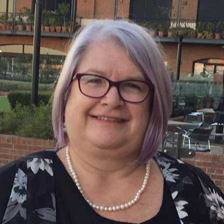 Photo of blog author Julie Rakic