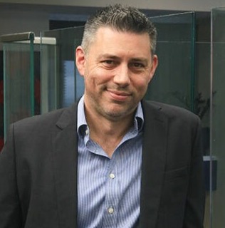 Portrait of Dr Shaun Waring