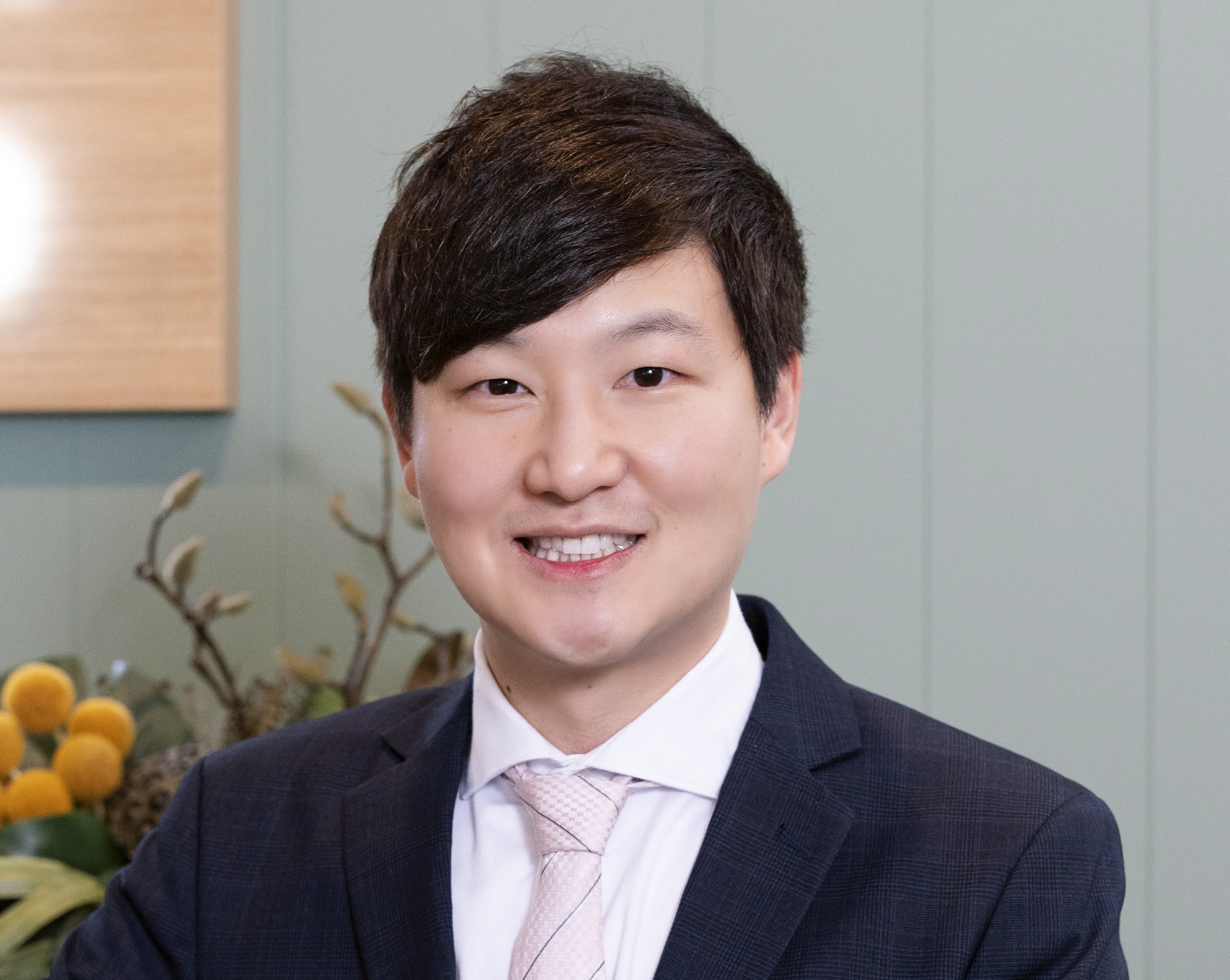 Portrait of Dr Daniel Yang