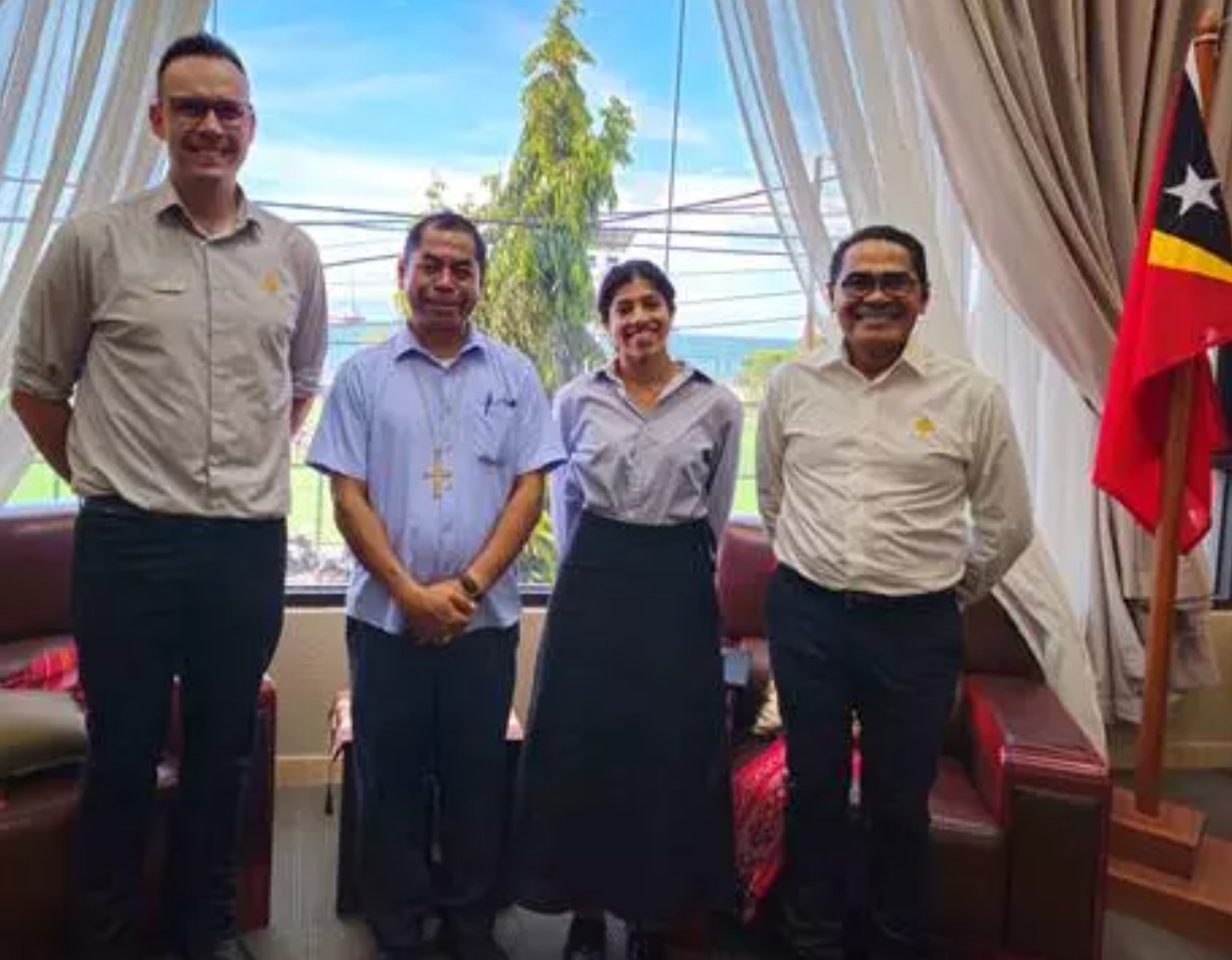 James Somerville with Timorese health officials