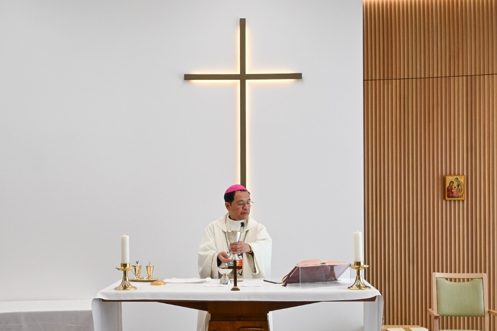 Bishop Nelson Po during the Midland Private Hospital chapel blessing Mass