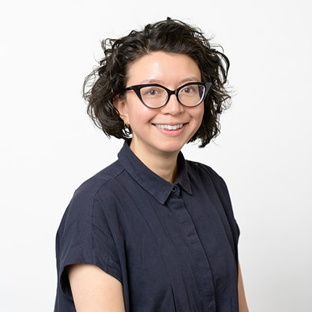 Portrait of Dr Jennifer Beale