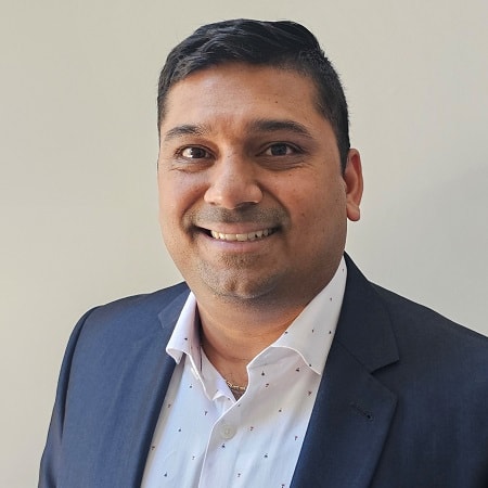 Portrait of Dr Dipen Sankhesara