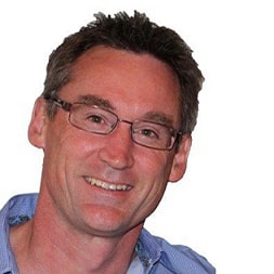 Portrait of Dr Damian Dowling
