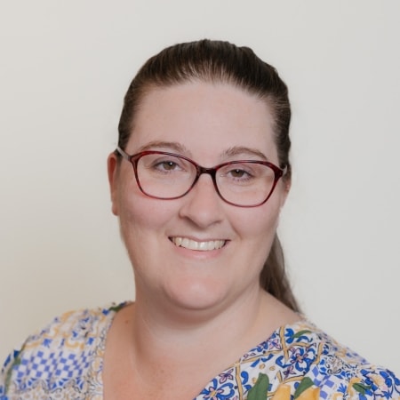 Portrait of Dr Victoria Jenkins