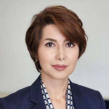 Portrait of Dr Bita Vahdani