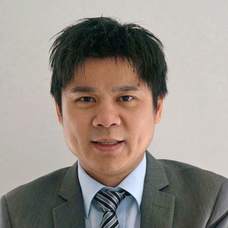 Portrait of Dr Scott Phung