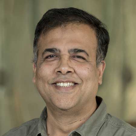Portrait of Dr Farhat Hussain