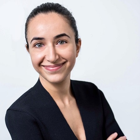 Portrait of Dr Linda Monshizadeh