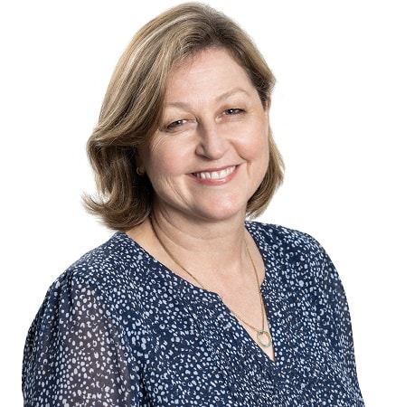 Portrait of Dr Robyn Yeo