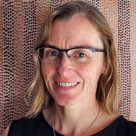 Portrait of Dr Melissa Jennings