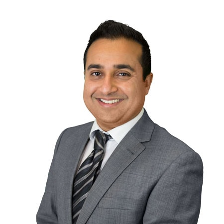 Portrait of Dr Puneet Mahindra