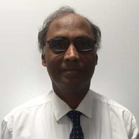 Portrait of Dr Veera Makkada