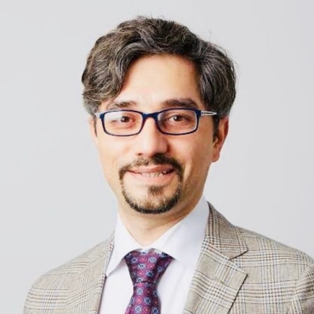 Portrait of Dr Sam Mirzaee