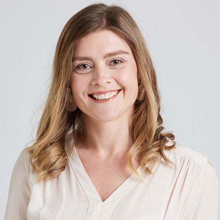 Portrait of Dr Alisha Mccreery