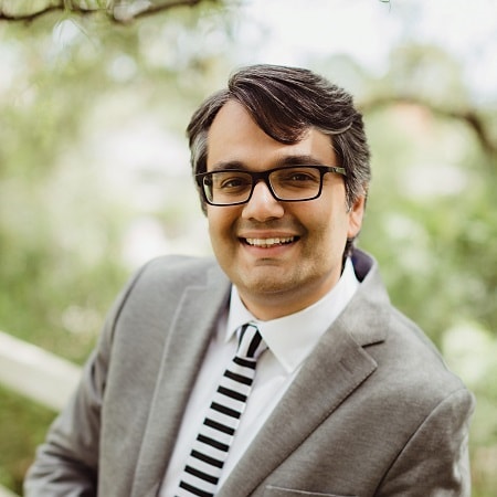 Portrait of Dr Usman Riaz