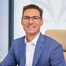Portrait of Dr Jayson Oates