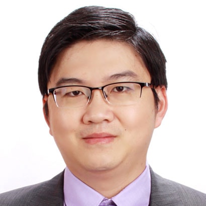 Portrait of Dr Stephen Loi