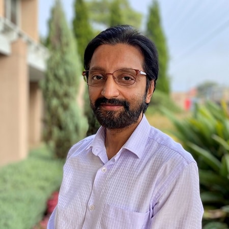 Portrait of Dr Vineet Kumar