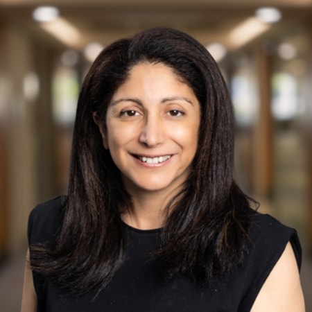 Portrait of Dr Stephanie Chetrit