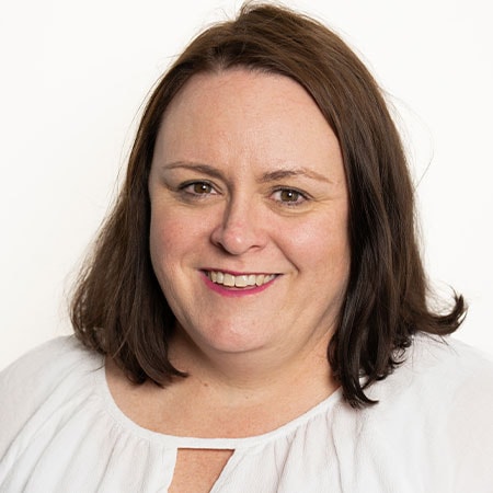 Portrait of Dr Suzanne Webb