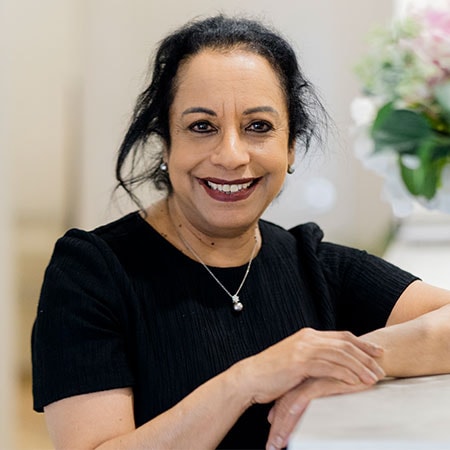 Portrait of Dr Poonam Arora