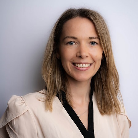 Portrait of Dr Chloe Nettlefold